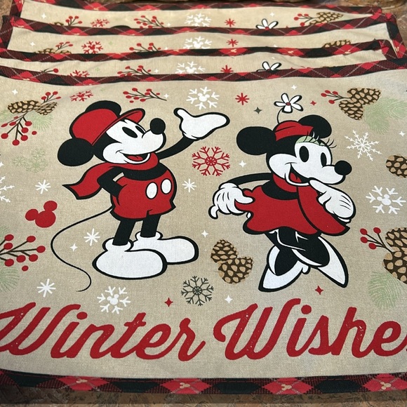 Disney Winter Wishes set of four Mickey and Minnie Mouse placemat. - Picture 9 of 11